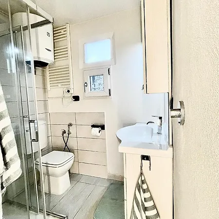 & Service Apartment